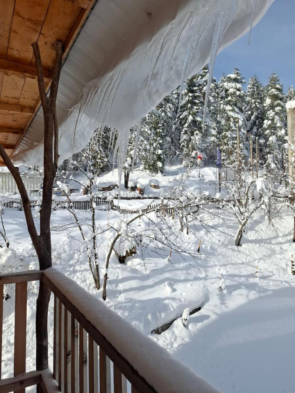 Hotel Khulo Lnn Esterno foto