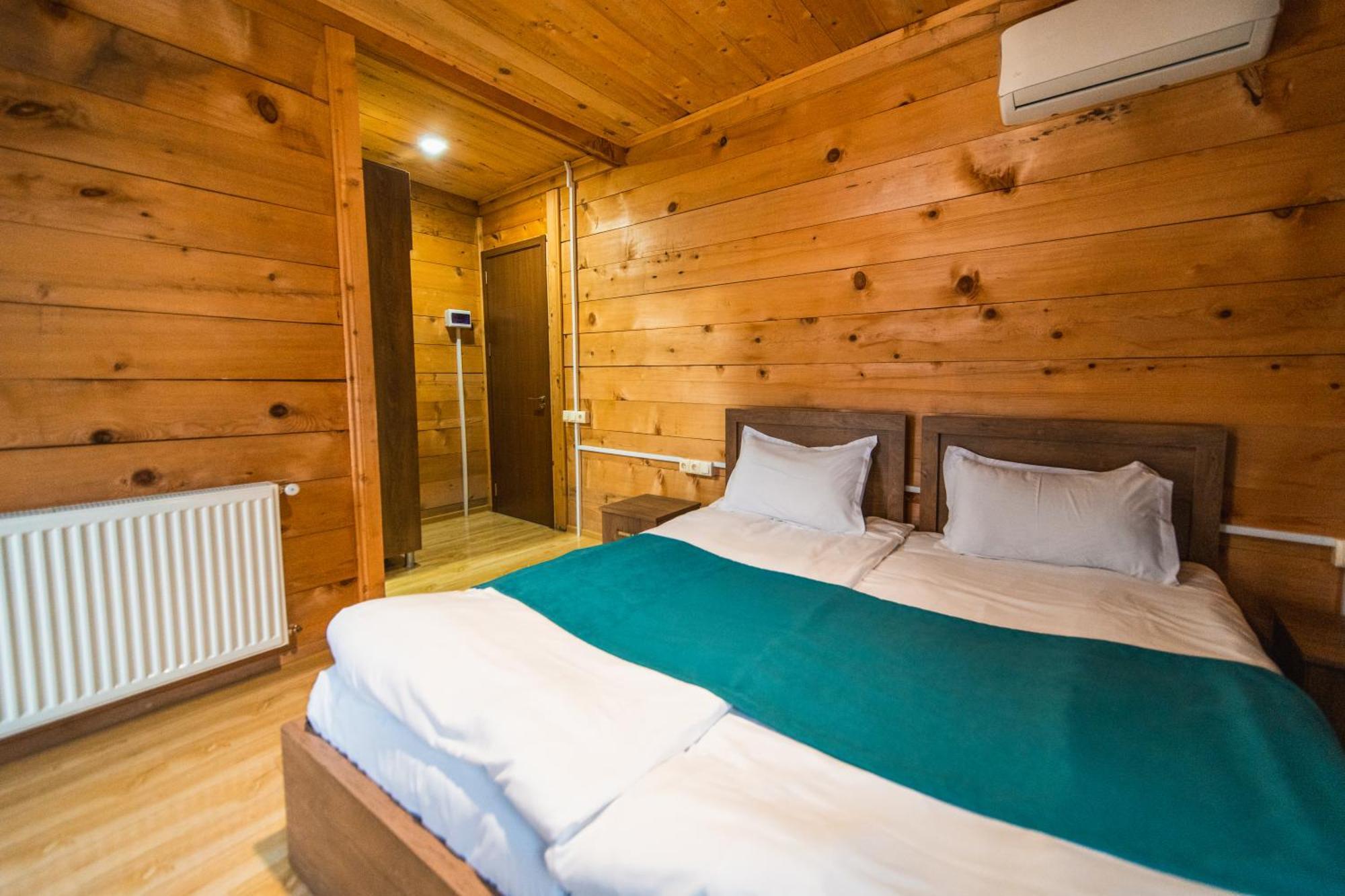 Hotel Khulo Lnn Esterno foto