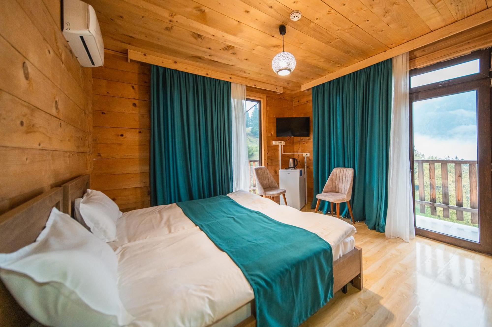 Hotel Khulo Lnn Esterno foto