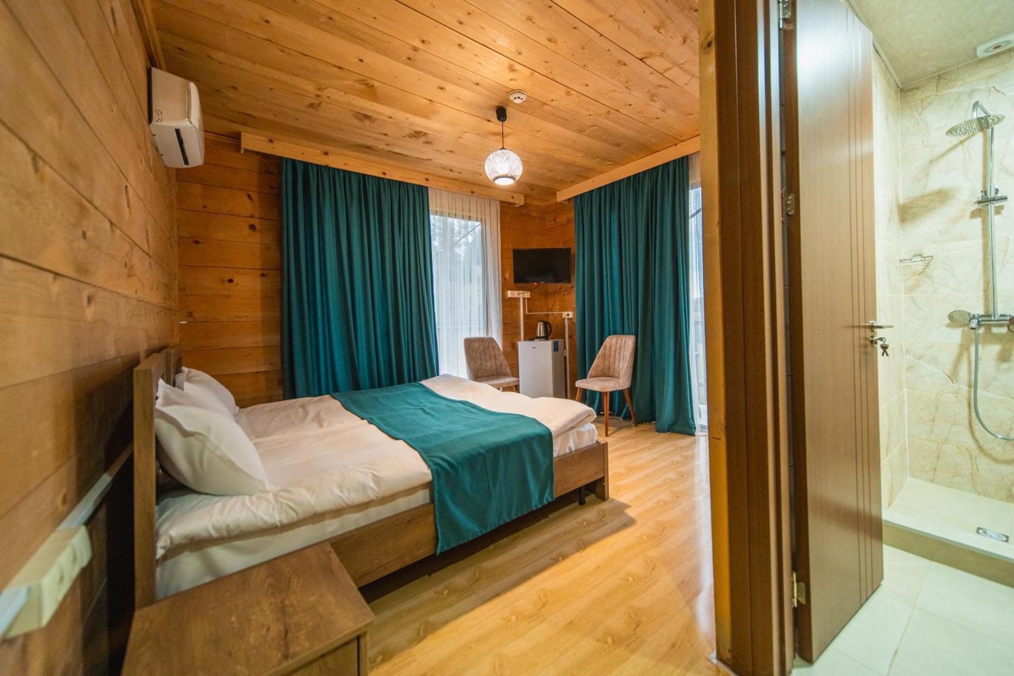 Hotel Khulo Lnn Esterno foto